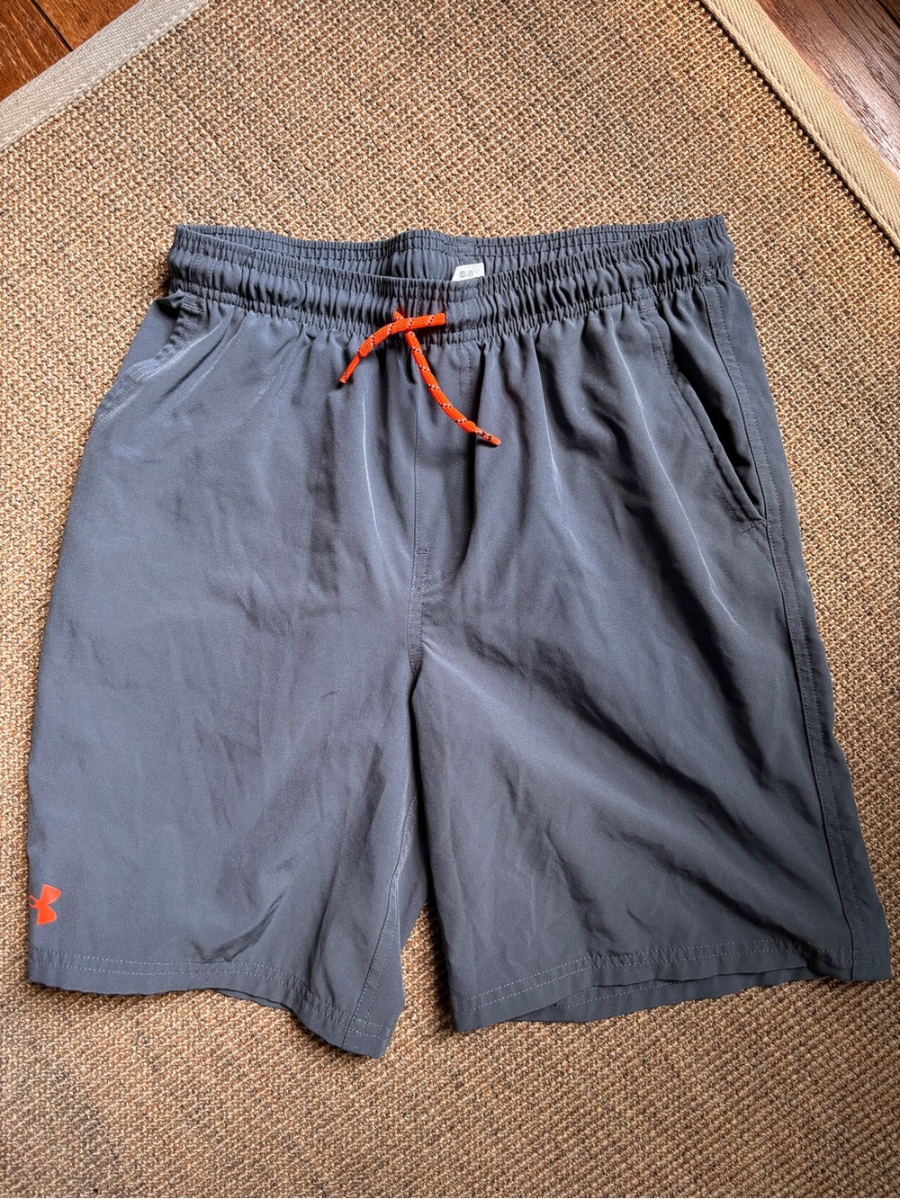 Under Armour Boys XL Dark Gray Tech Shorts